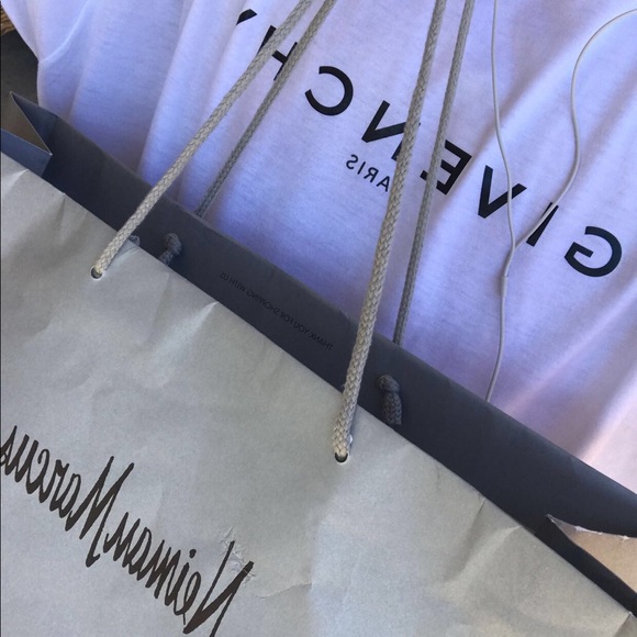 Meet your Posher, Michella - Picture 1 of 1